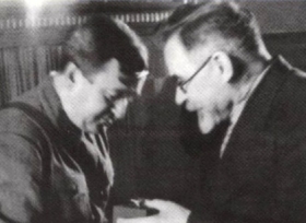 Alexander Vasilievich Alexandrov and Mikhail Kalinin (      ) (Modzele)