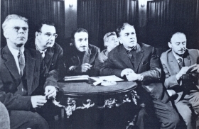 From left to right: N. Holfin, A. Konnikov, M. Slobodskaya, L. Mirov, V. Dykhovichny. The photo. ( : . , . , . , . , . . .) (Belyaev)